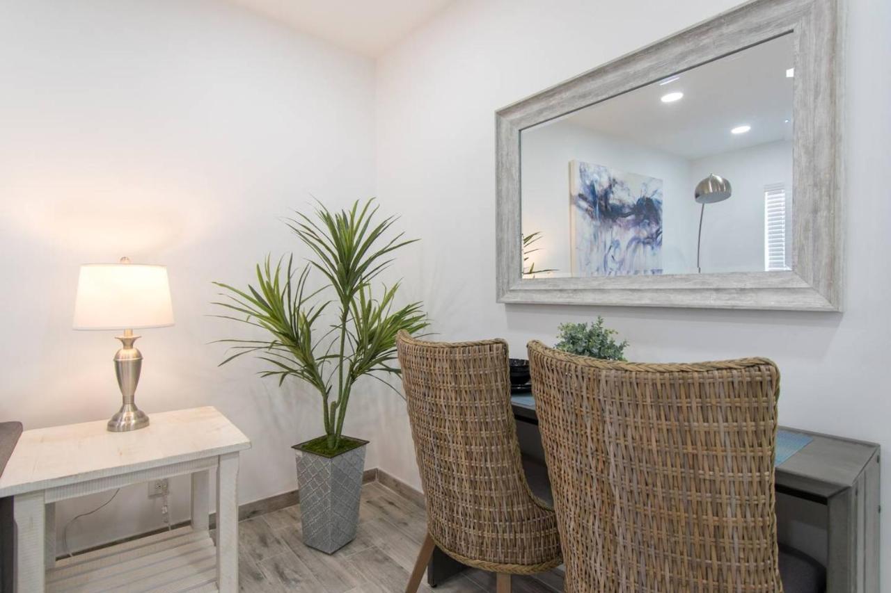 Lovely 1Br W Parking Space & Walk To The Beach #7 Χόλιγουντ Εξωτερικό φωτογραφία